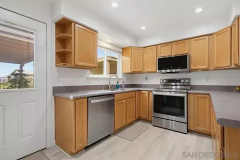 Kitchen - 4434 Kittiwake, Oceanside, CA 92057 photo 3 of 7