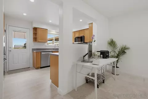 Kitchen - 4434 Kittiwake, Oceanside, CA 92057 photo 2 of 7