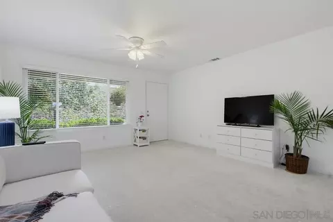 Living - 4434 Kittiwake, Oceanside, CA 92057 photo 5 of 5