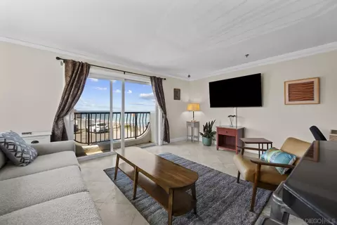 4878 Pescadero #101, San Diego, CA 92107