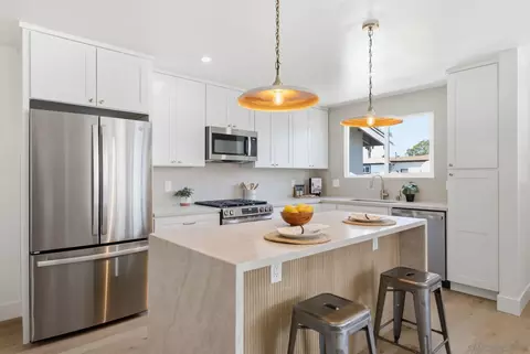 7167 Beagle St, San Diego, CA 92111