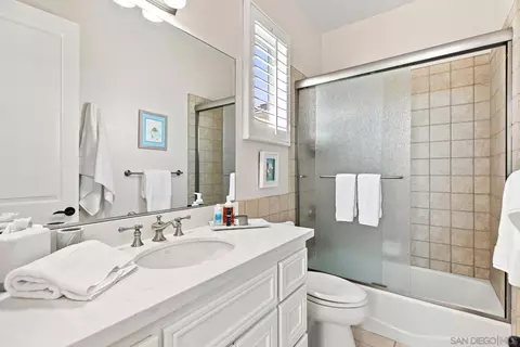Bath - 211 I Ave, Coronado, CA 92118 photo 5 of 5