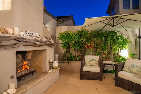Exterior - 211 I Ave, Coronado, CA 92118 photo 5 of 8
