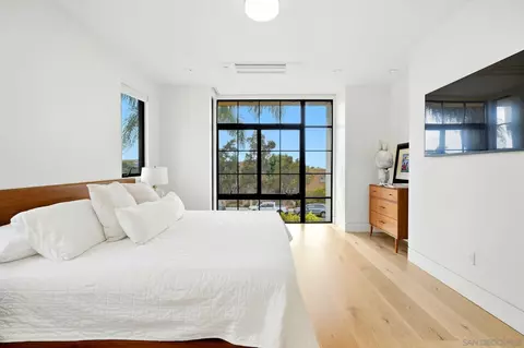 Bedroom - 7429 Draper Ave, La Jolla, CA 92037 photo 3 of 7