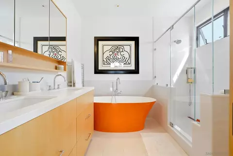 Bath - 7429 Draper Ave, La Jolla, CA 92037 photo 4 of 7