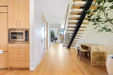 Entry Way - 7429 Draper Ave, La Jolla, CA 92037 photo 5 of 6