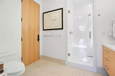 Bath - 7429 Draper Ave, La Jolla, CA 92037 photo 6 of 7