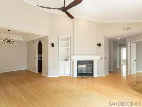 Living - 3517 Cameo #87, Oceanside, CA 92056 photo 3 of 7