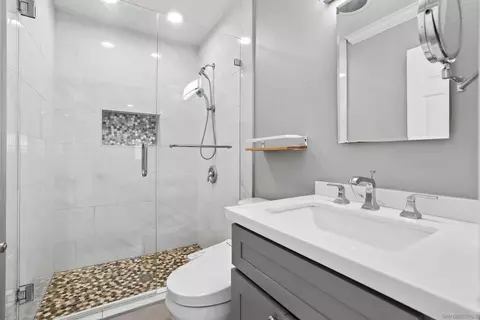 Bath - 335 Santa Barbara St, Placentia, CA 92870 photo 2 of 2