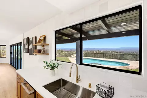 Kitchen - 16747 Highway 67, Ramona, CA 92065 photo 6 of 8