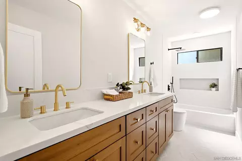 Bath - 16747 Highway 67, Ramona, CA 92065 photo 5 of 6