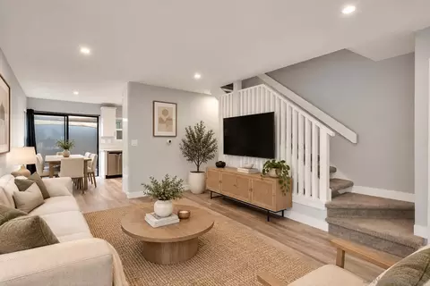 1235 River Glen Row #83, San Diego, CA 92111