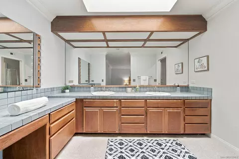 Bath - 3537 Ybarra Rd, Spring Valley, CA 91978 photo 1 of 4