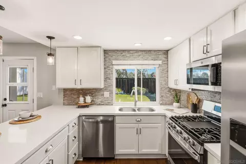 Kitchen - 14897 Morningside, Poway, CA 92064 photo 3 of 3