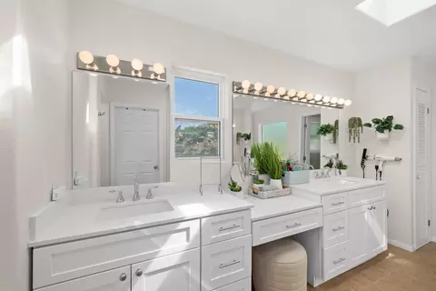 Bath - 13848 Jamul Dr, Jamul, CA 91935 photo 1 of 5