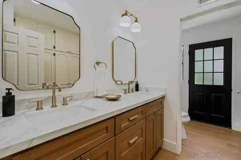 Bath - 1451 Ventana Dr, Escondido, CA 92029 photo 5 of 6