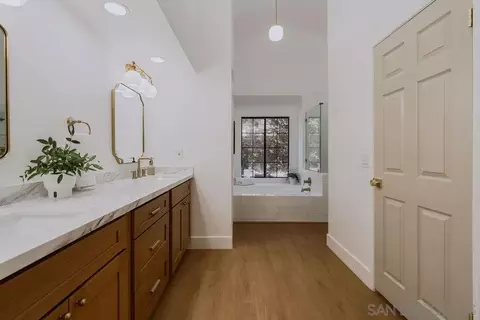 Bath - 1451 Ventana Dr, Escondido, CA 92029 photo 2 of 6
