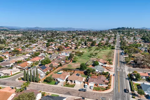 View/Area - 521 Shadow Hills Dr, San Marcos, CA 92069 photo 2 of 5