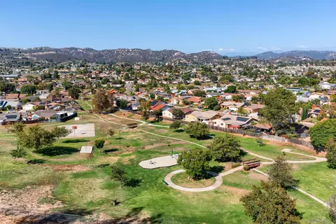 View/Area - 521 Shadow Hills Dr, San Marcos, CA 92069 photo 4 of 5