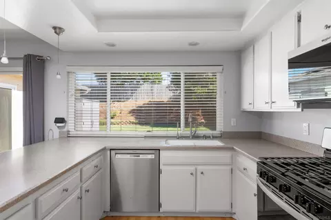 Kitchen - 521 Shadow Hills Dr, San Marcos, CA 92069 photo 3 of 3