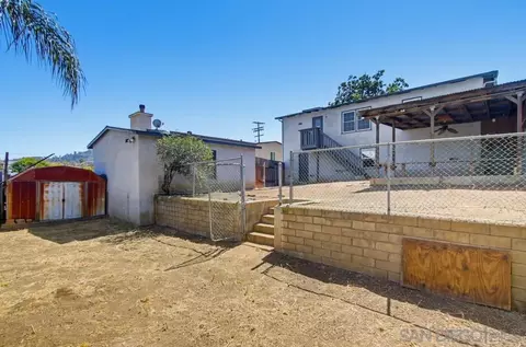 Exterior - 8810 Hayes St, La Mesa, CA 91942 photo 6 of 8