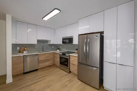 3020 Cowley Way #204, San Diego, CA 92117