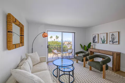 3020 Cowley Way #207, San Diego, CA 92117