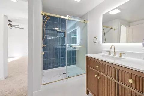 Bath - 210 S Orange Ave, Fallbrook, CA 92028 photo 3 of 3