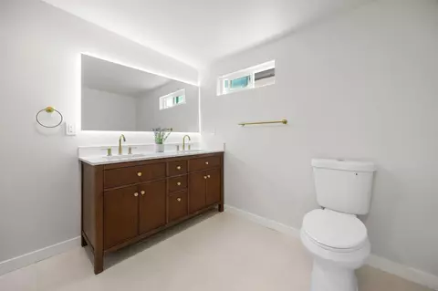 Bath - 210 S Orange Ave, Fallbrook, CA 92028 photo 2 of 3