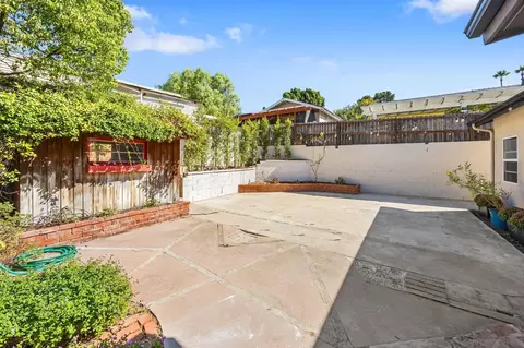 Exterior - 210 S Orange Ave, Fallbrook, CA 92028 photo 6 of 10