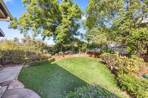 Exterior - 210 S Orange Ave, Fallbrook, CA 92028 photo 7 of 10