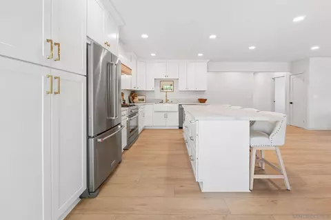 Kitchen - 210 S Orange Ave, Fallbrook, CA 92028 photo 4 of 5