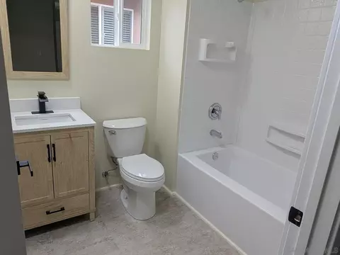 Bath - 1413 Shoshone St, Oceanside, CA 92058 photo 4 of 5