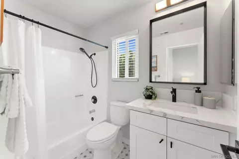 Bath - 8901 Arlingdale Way, Spring Valley, CA 91977 photo 2 of 3