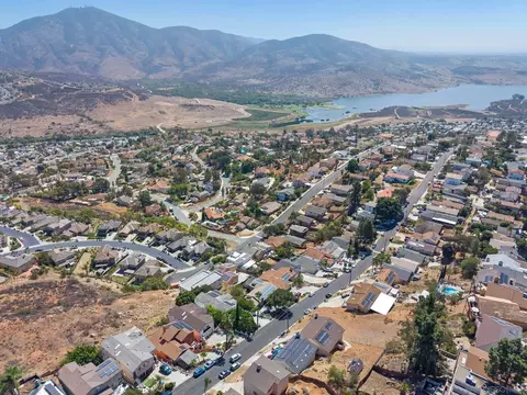 View/Area - 1610 Cuyamaca Ave, Spring Valley, CA 91977 photo 4 of 7