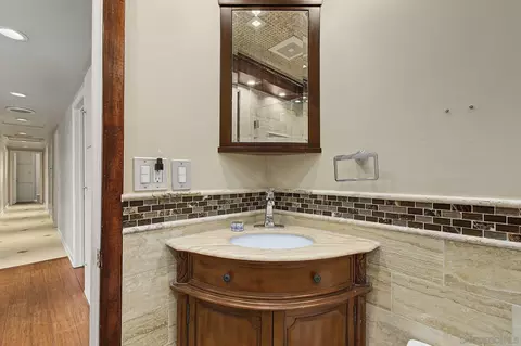 Bath - 4262 Bancroft Dr, La Mesa, CA 91941 photo 2 of 5