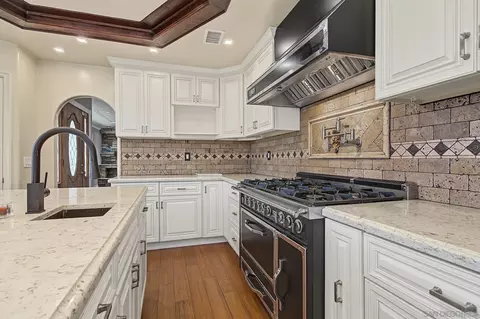 Kitchen - 4262 Bancroft Dr, La Mesa, CA 91941 photo 4 of 6