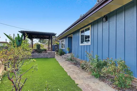 Exterior - 4262 Bancroft Dr, La Mesa, CA 91941 photo 6 of 13