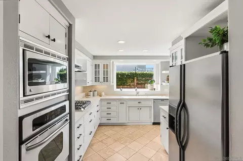 Kitchen - 3152 Levante St, Carlsbad, CA 92009 photo 6 of 6