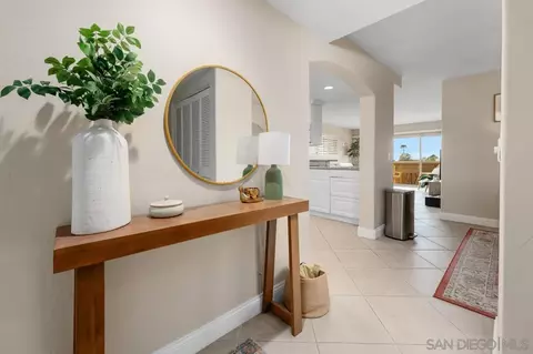 Entry Way - 7635 Eads Ave #306, La Jolla, CA 92037 photo 1 of 2