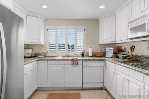 Kitchen - 7635 Eads Ave #306, La Jolla, CA 92037 photo 2 of 4