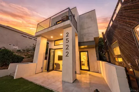 2522 Chalcedony St, San Diego, CA 92109