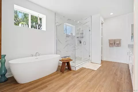 Bath - 1858 Avocado Rd, Oceanside, CA 92054 photo 3 of 6