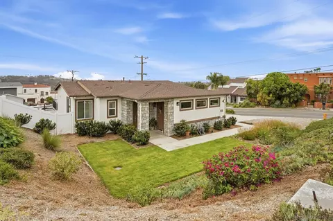 Exterior - 1858 Avocado Rd, Oceanside, CA 92054 photo 4 of 10