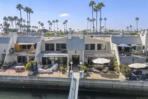 Exterior - 13 Antigua Ct, Coronado, CA 92118 photo 3 of 8