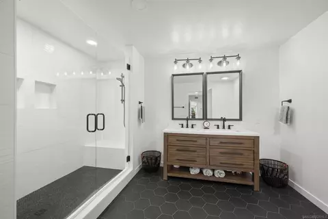 Bath - 13 Antigua Ct, Coronado, CA 92118 photo 2 of 4