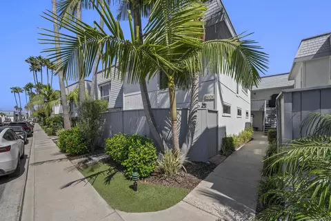 Exterior - 13 Antigua Ct, Coronado, CA 92118 photo 5 of 8