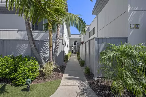 Exterior - 13 Antigua Ct, Coronado, CA 92118 photo 6 of 8