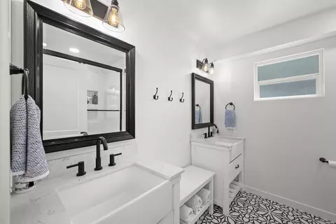 Bath - 13 Antigua Ct, Coronado, CA 92118 photo 3 of 4