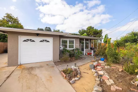 5943 Thorn St, San Diego, CA 92105